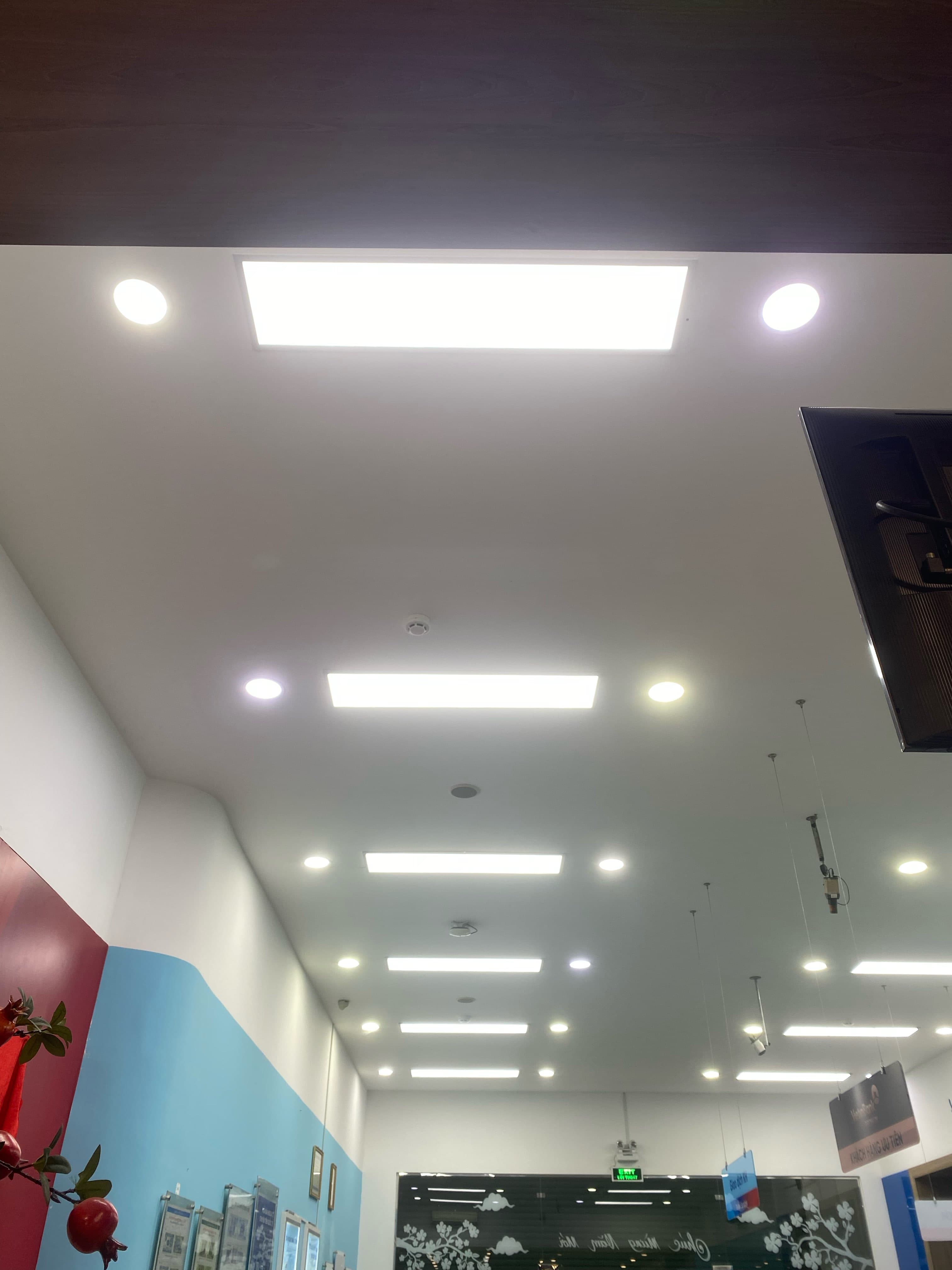 Sau khi hoàn thành sửa đèn âm trần, đèn panel LED, đầu báo khói tại Phường 15, Tân Bình — thợ Dương Oai
