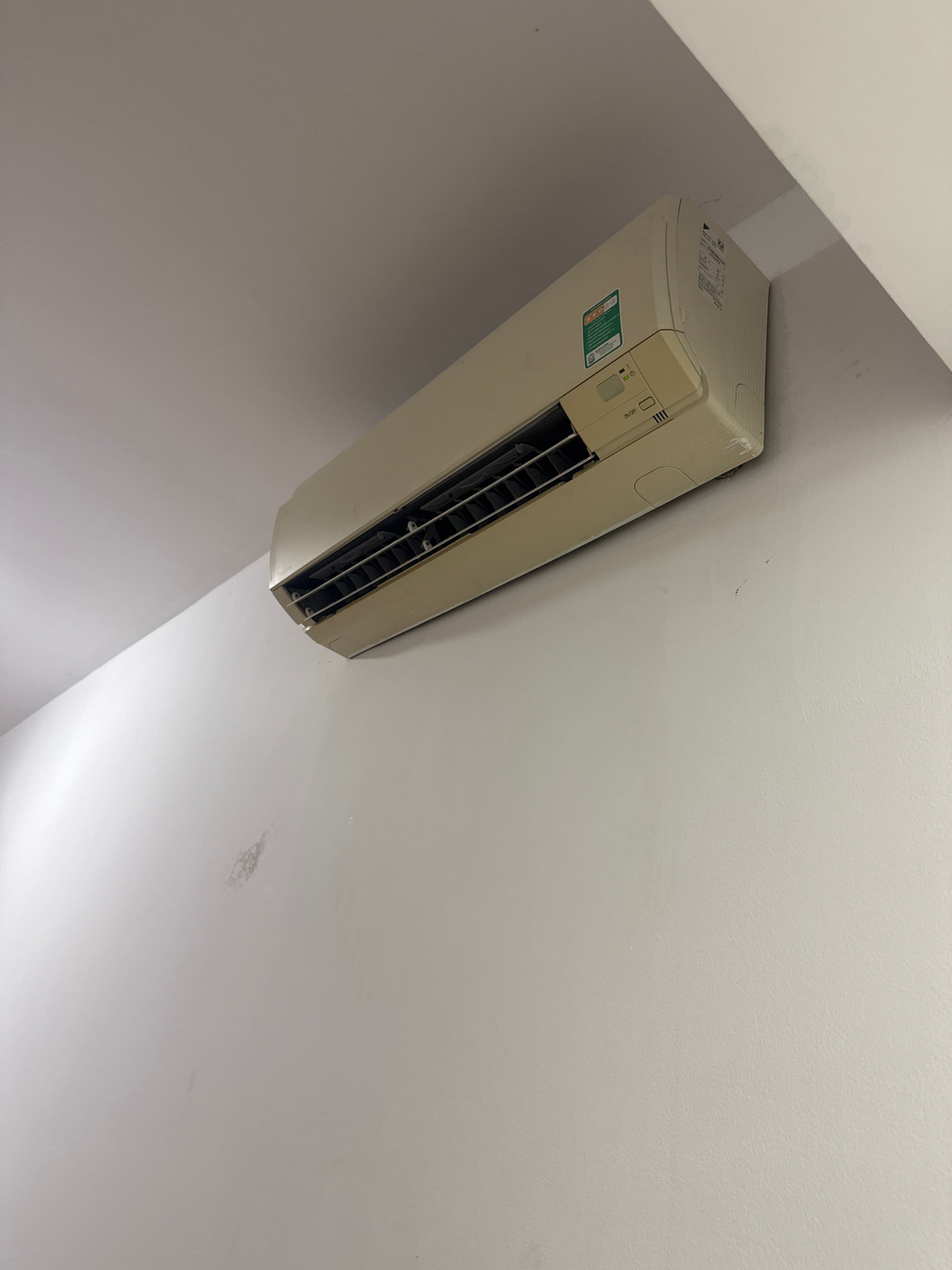 Sau khi hoàn thành sửa máy lạnh treo tường Daikin tại Quận 2 — thợ Phạm Ngọc Duy