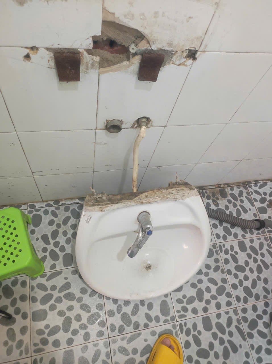 Trước sửa chậu rửa mặt tại Thủ Đức — thợ Bùi Văn An
