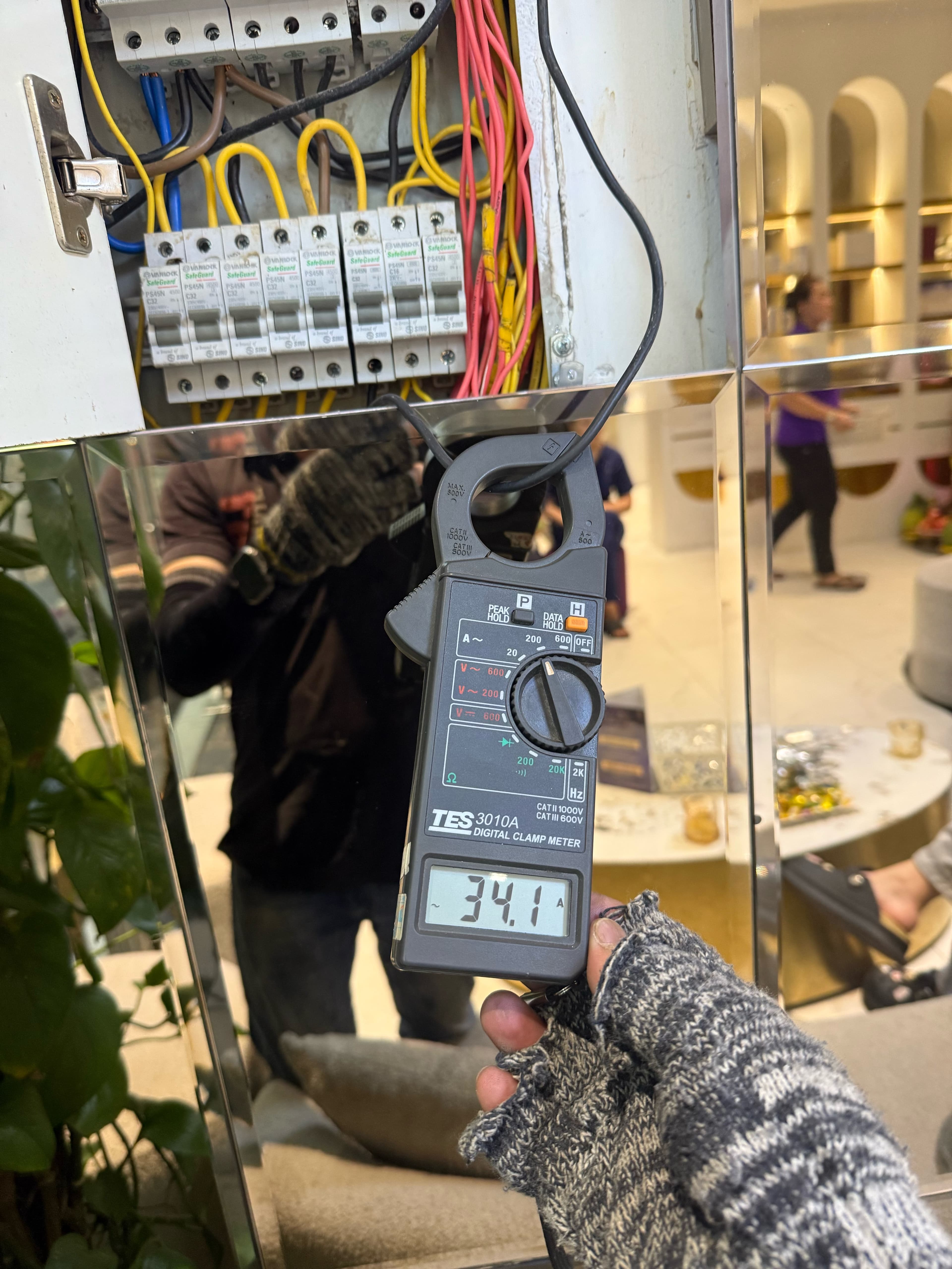 Trước sửa điều khiển máy lạnh 1FIX tại Tân Phú — thợ Hồ Như Vũ
