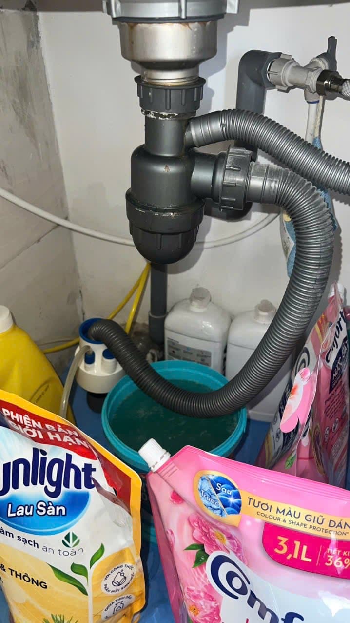 Trước sửa: Thay bộ xả bồn rửa chén bị rò rỉ tại TPHCM tại TPHCM — thợ Dương Oai