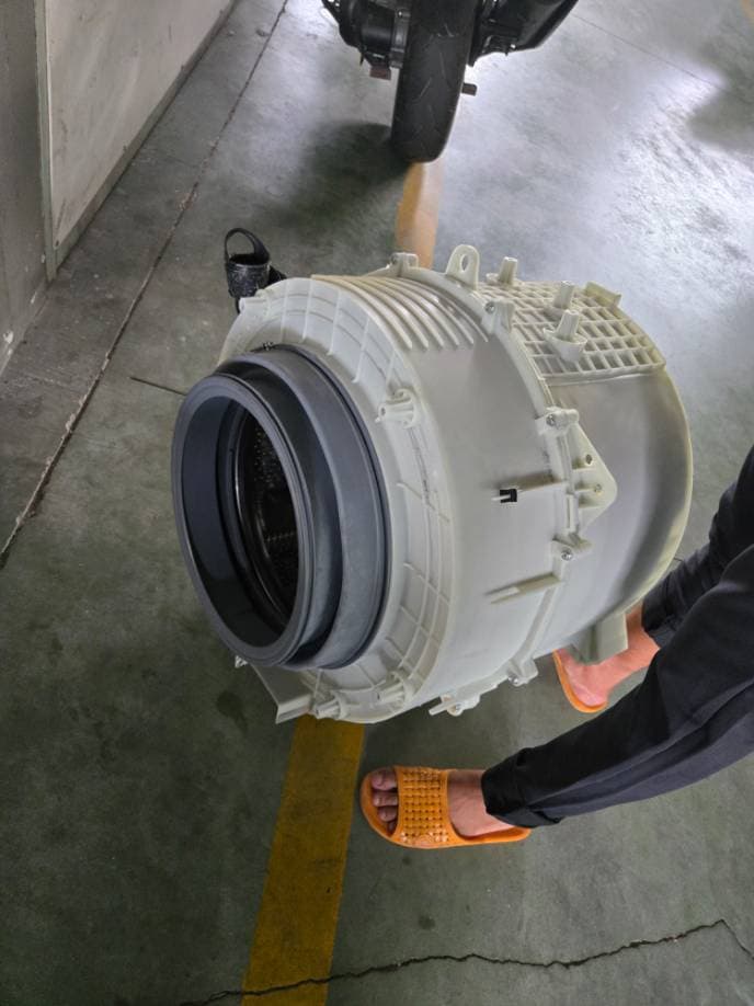 Trước sửa: Thay chảng ba máy giặt cửa trước rung lắc tại TPHCM tại TPHCM — thợ Lê Hữu Lộc
