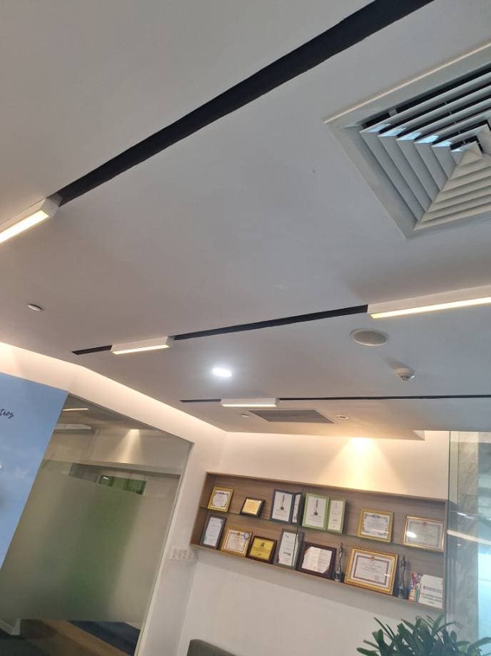 Sau khi hoàn thành sửa: Thay thế hệ thống đèn LED thanh ray âm trần tại Quận 7 tại Quận 7 — thợ Trần Quốc Đông