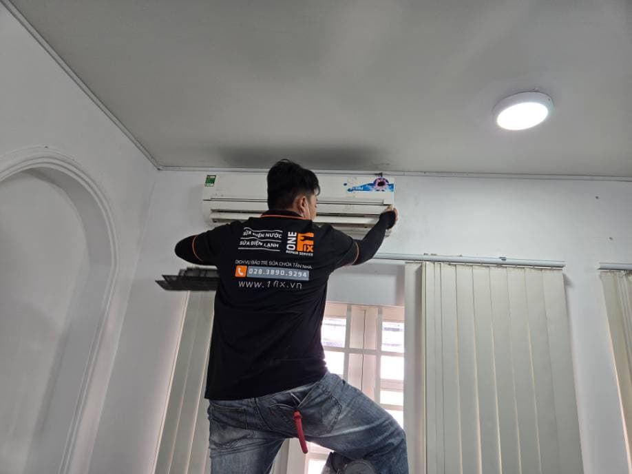 máy lạnh lỗi E4