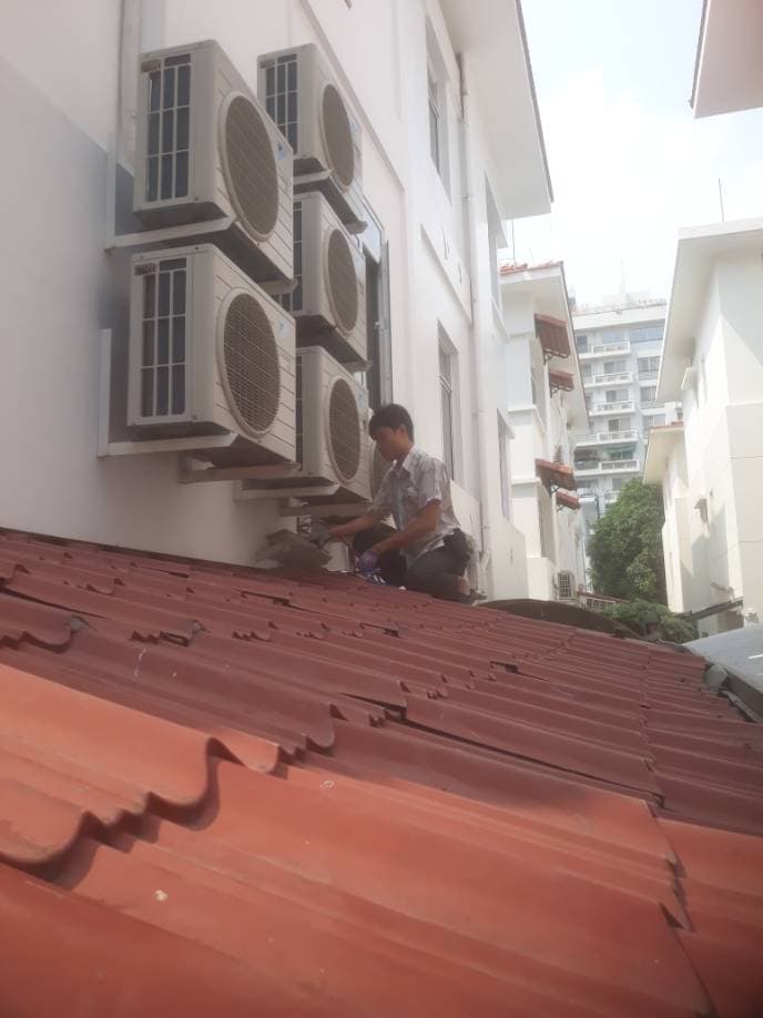 Sau khi hoàn thành sửa: Vệ sinh máy lạnh, kiểm tra gas tại Quận 7 — thợ Đặng Anh Huy